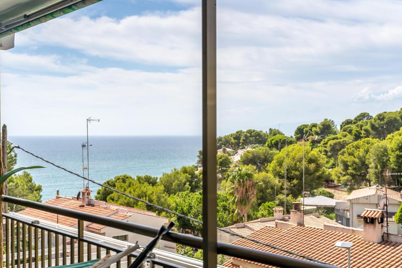 Beach Front Retro Hideaway In Salou Exterior photo